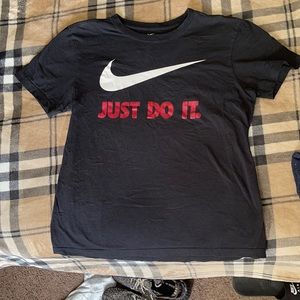 🔥🔥Nike Shirt🔥🔥